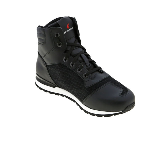 Forma_One_Flow_Leather_Boots-Black_front_right_quarter_526933.jpg