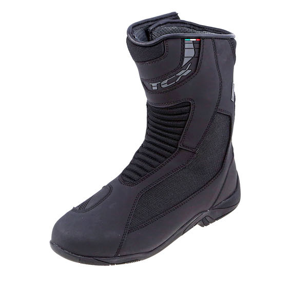 TCX_Explorer.4_Gore-Tex_Boots-Black_front_left_quarter_468059.jpg