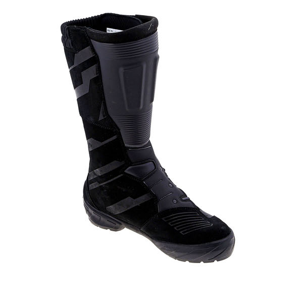 TCX_Infinity_3_Gore-Tex_Boots-Black_front_right_quarter_560388.jpg