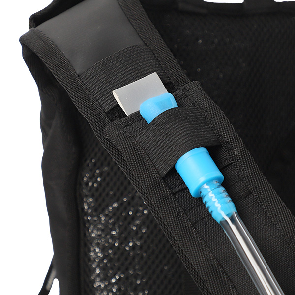 acerbis_luggage_acqua-backpack_black-white_detail7.jpg