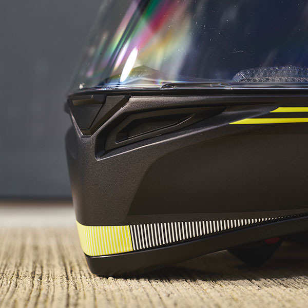 agv_helmets_k1_track-46_lefestyle3.jpg