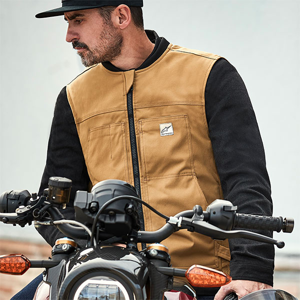 alpinestars_airbag-system_tech-air-3-v2-canvas_tan_lifestyle1.jpg