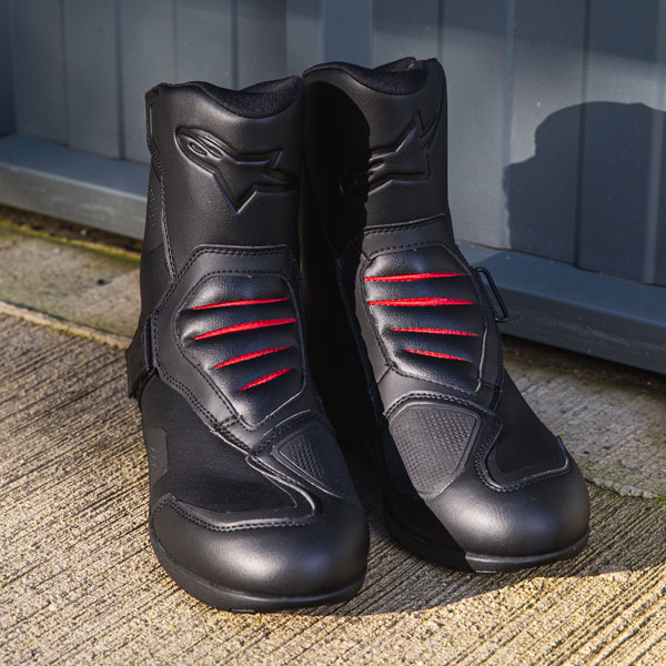 alpinestars_boots-textile_ridge-v2-waterproof_black_lifestyle3.jpg