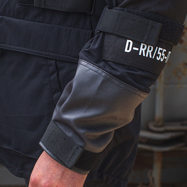 alpinestars_diesel_daiji_textile_jacket_black_lifestyle-11.jpg