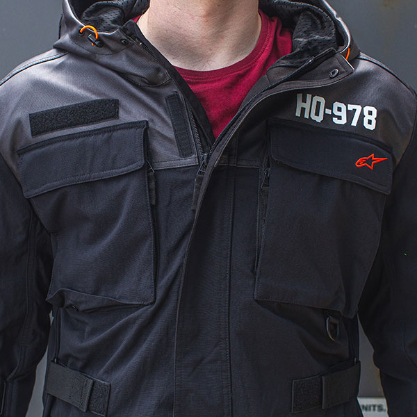 alpinestars_diesel_daiji_textile_jacket_black_lifestyle-16.jpg