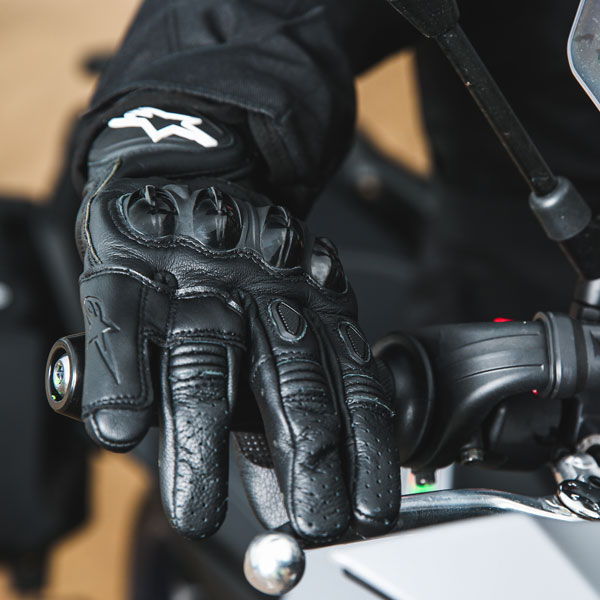 alpinestars_gloves_leather_celer_black_lifestyle2.jpg