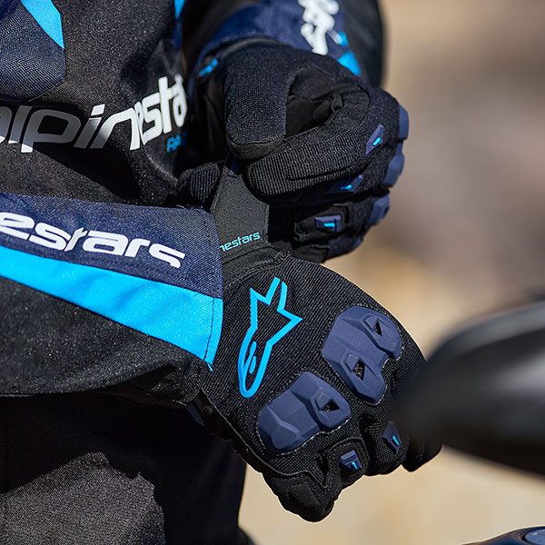 alpinestars_gloves_textile_sp-x-3_dark-blue-blithe-blue_lifestyle1.jpg