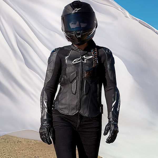 alpinestars_jacket_leather_ladies_dusk_black-white_lifestyle3.jpg