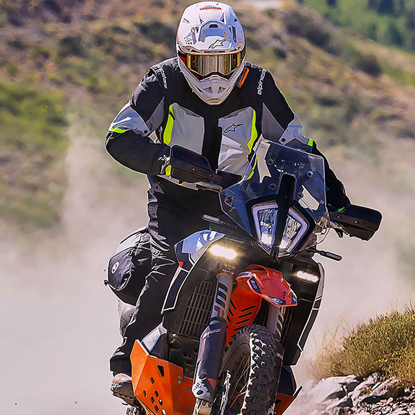 alpinestars_jacket_st-1-waterproof-textile_ice-grey-black-yellow-fluo_lifestyle1.jpg
