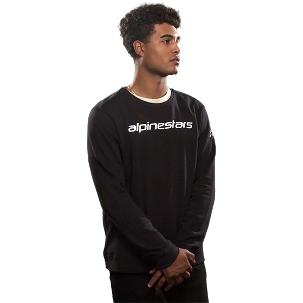 alpinestars_linear-crew-fleece_black-white_lifestyle2.jpg