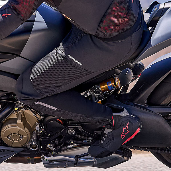 alpinestars_trousers_textile_troop-air-pro_black-black_lifestyle1.jpg