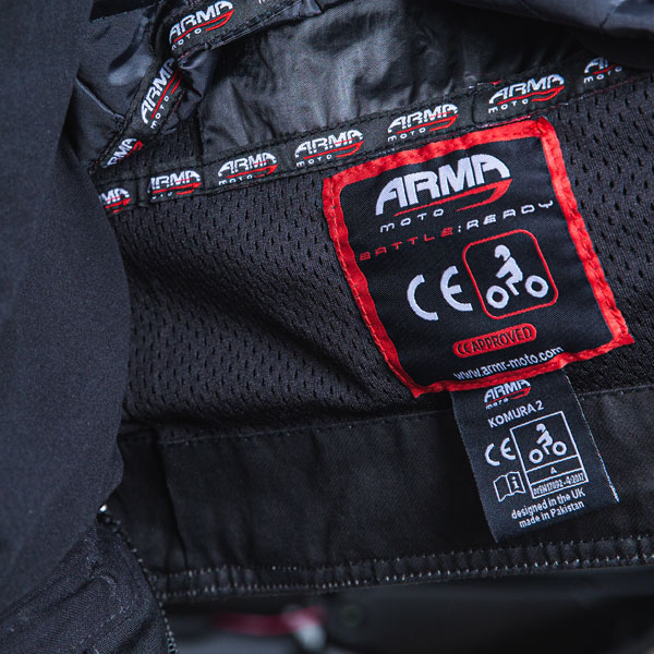 armr-moto_leather-jacket_komura-2_black_lifestyle6.jpg