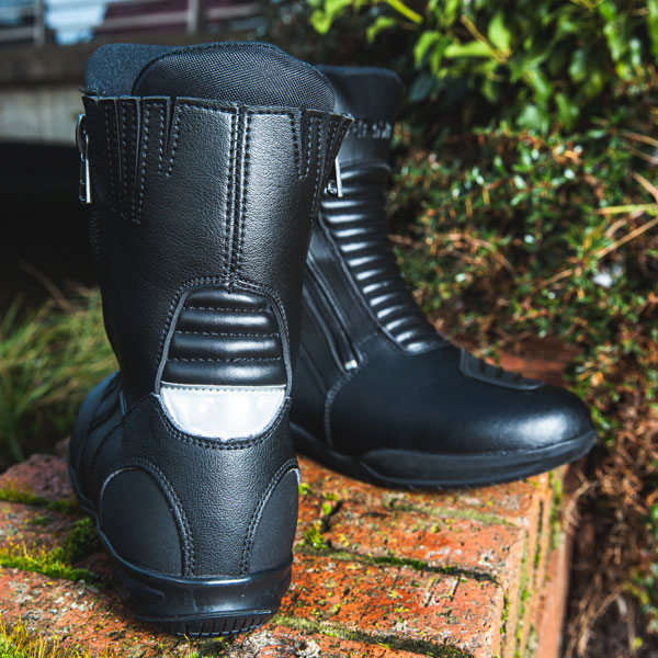 armr-moto_textile-boots_owara-2_black_lifestyle3.jpg