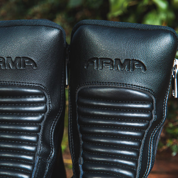 armr-moto_textile-boots_owara-2_black_lifestyle6.jpg