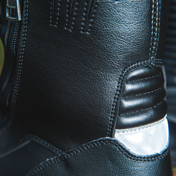 armr-moto_textile-boots_owara-2_black_lifestyle8.jpg