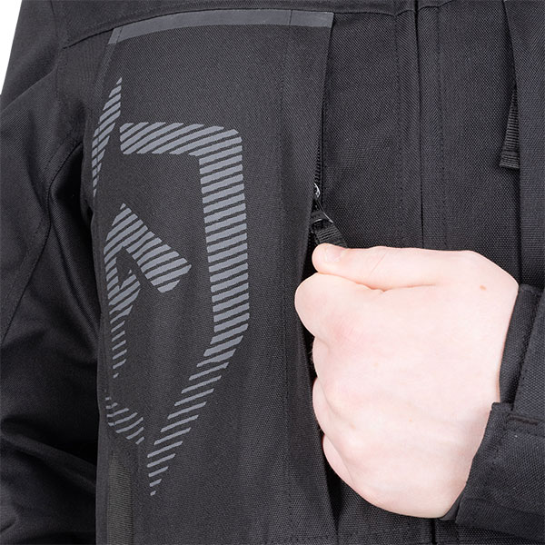 armr_textile-jacket_suko-1_black_detail2.jpg