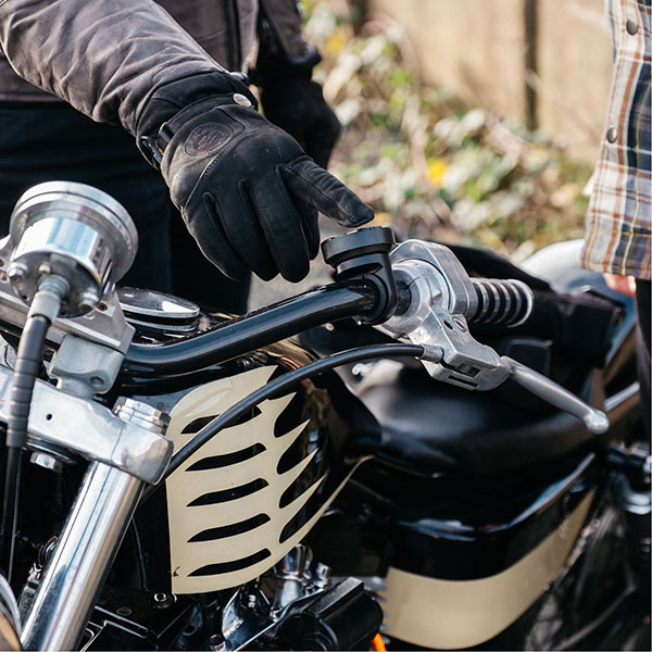 beeline_sat-nav_moto-2_black_lifestyle1.jpg