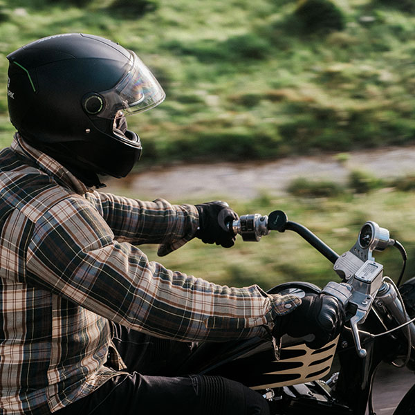 beeline_sat-nav_moto-2_black_lifestyle4.jpg