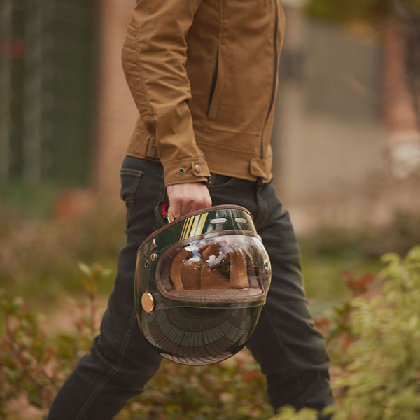 by-city_helmet_roadster-2_dark-green_lifestyle2.jpg