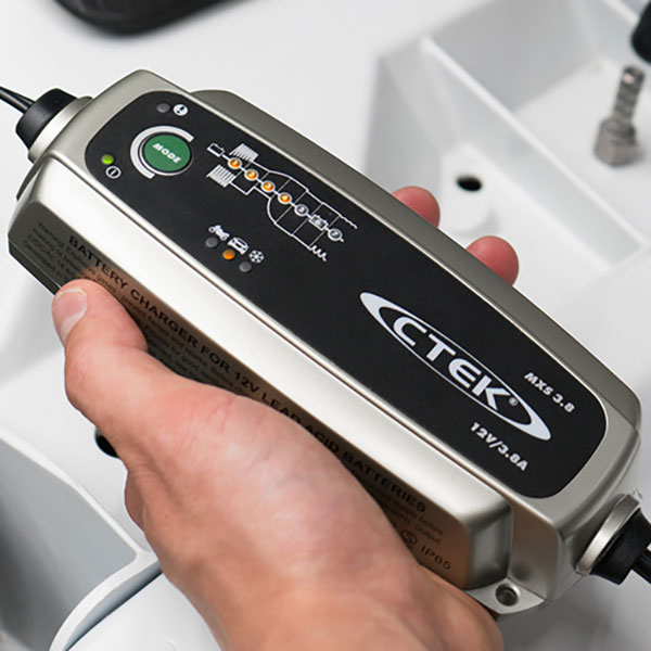ctek_battery-charger_mxs-3-8-automatic-charger_lifestyle1.jpg