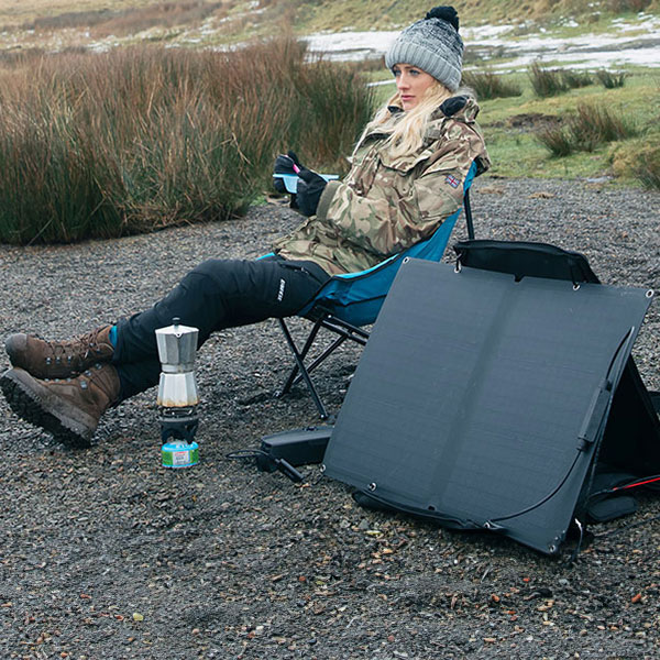 ctek_battery-charger_solar-panel-charge-kit_lifestyle1.jpg