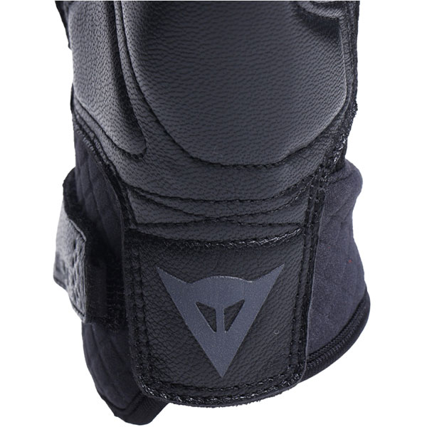 dainese_gloves-textile_unruly-ergo-tek_black-fluo-red_detail4.jpg