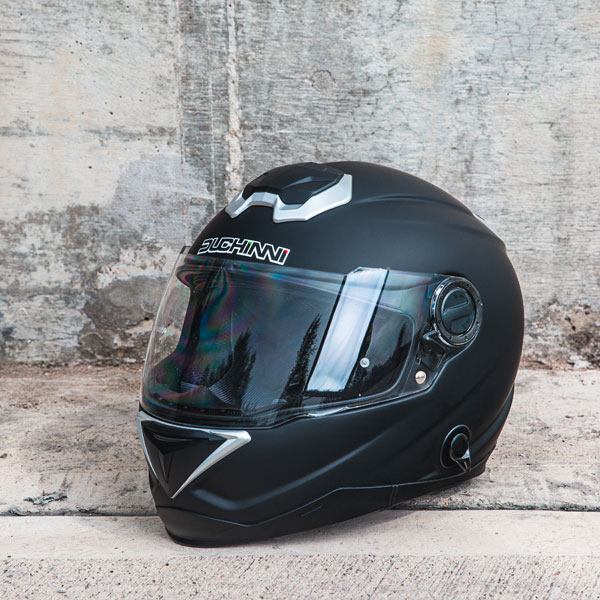 duchinni_helmet_d1300_matt-black_lifestyle7.jpg