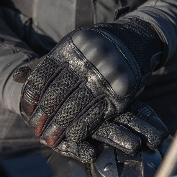 dxr_gloves-mixed_patok-gt-spring_black_lifestyle8.jpg