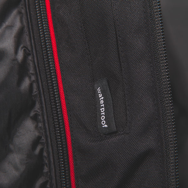 dxr_textile_jacket_r-stroke_black_lifestyle5.jpg