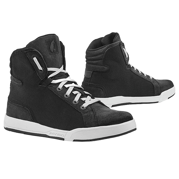 Image of Forma Swift J Dry Boots - Black / White