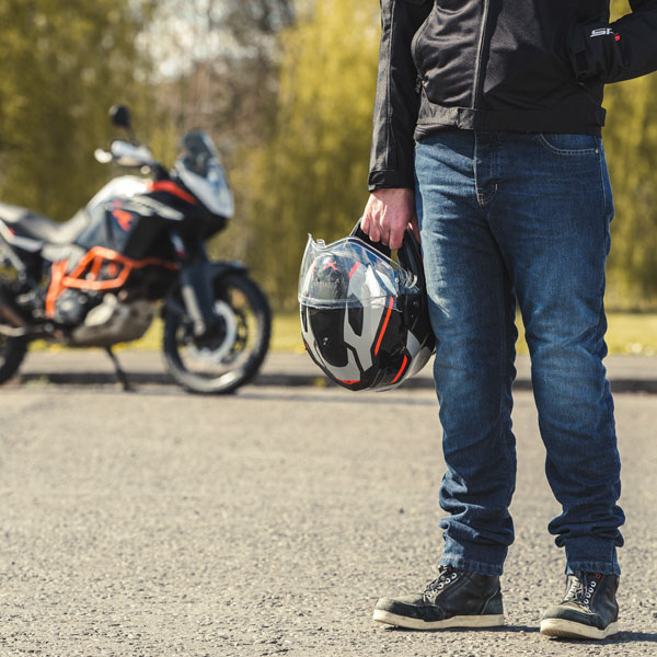 furygan_jeans_kevlar_stretch-ghost_lifestyle1.jpg