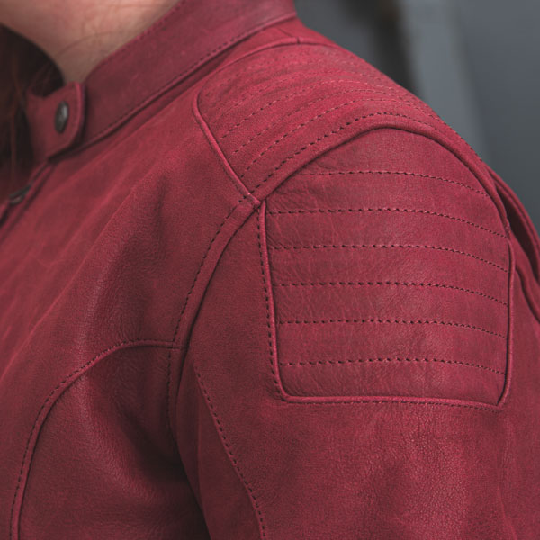 furygan_ladies_jacket-leather_debbie_bordeaux_lifestyle7.jpg