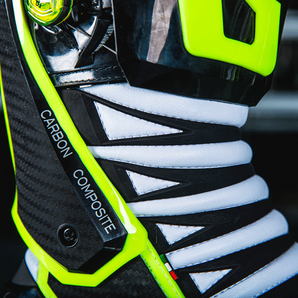 gaerne_boots_gp1-evo_black-yellow_lifestyle4.gif