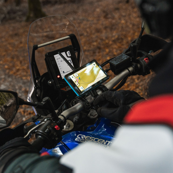 garmin_motorcycle-gps_tread_lifestyle_1.jpg