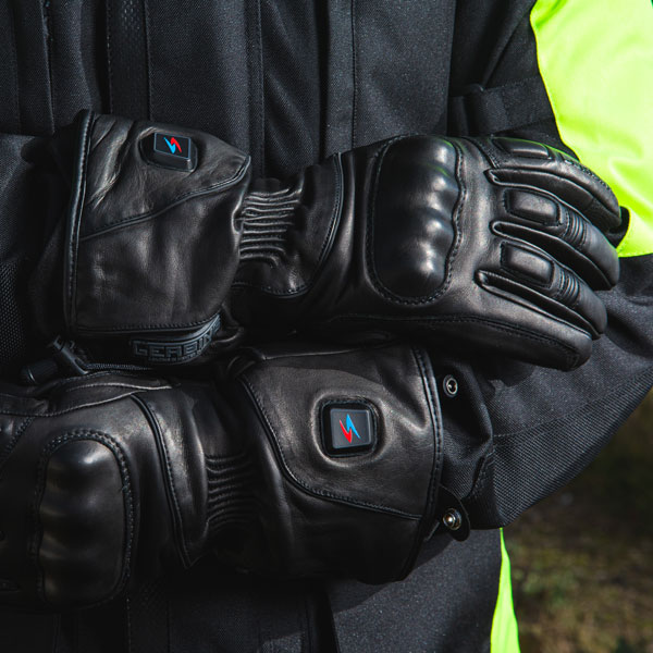 gerbing_heated-gloves-leather_xrl_black_lifestyle1.jpg