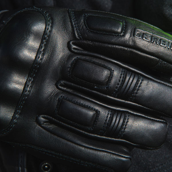 gerbing_heated-gloves-leather_xrl_black_lifestyle7.jpg