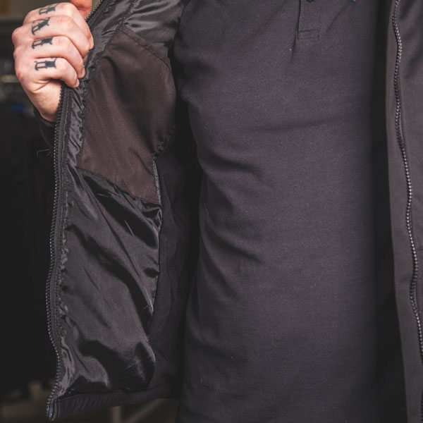 gerbing_heated-jacket_microwirepro-premium_black_lifestyle4.jpg