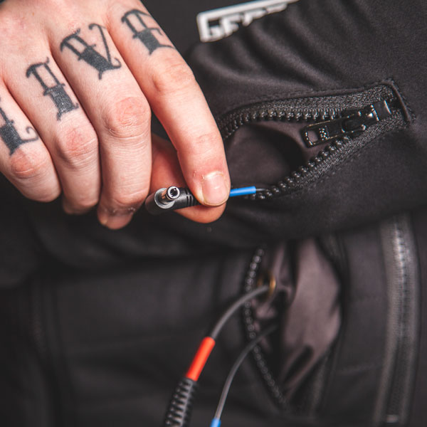gerbing_heated-jacket_microwirepro-premium_black_lifestyle8.jpg