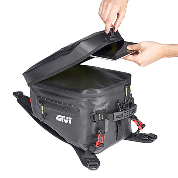 givi_luggage_tank-bag_grt715_detail2.jpg