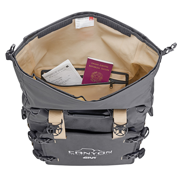 givi_soft-luggage_grt720b_detail3.jpg