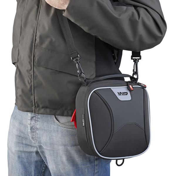 givi_xstream_soft-luggage_tanklock-bag_xs319_detail2.jpg