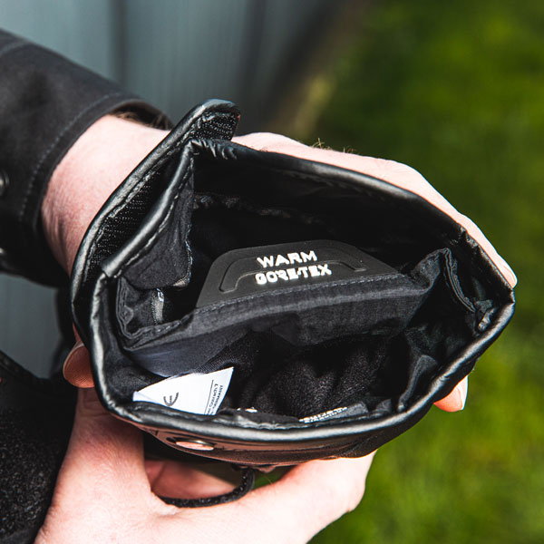 held_gloves_twin-ii_black_lifestyle6.jpg