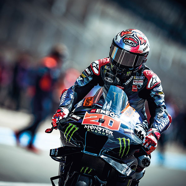 hjc_helmet_r-pha1-quartararo-le-mans-spec-m21_lifestyle2.jpg