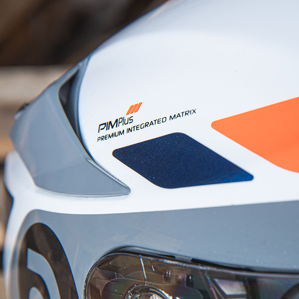 hjc_helmets_rpha-70_shuky_orange_lifestyle21.jpg