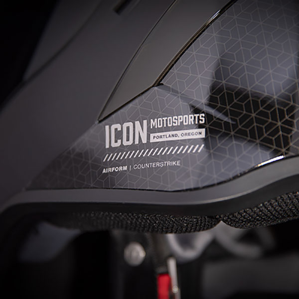 icon_helmet_airform_counterstrike_matt_gloss_black_detail3.jpg