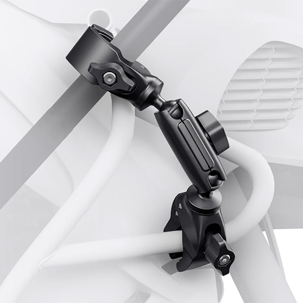 insta360_action-camera-mounts_motorcycle-selfie-stick-support-clamp_lifestyle1.jpg