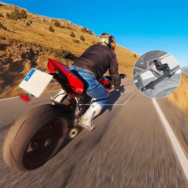 insta360_action-camera-mounts_motorcycle-selfie-stick-support-clamp_lifestyle2.jpg