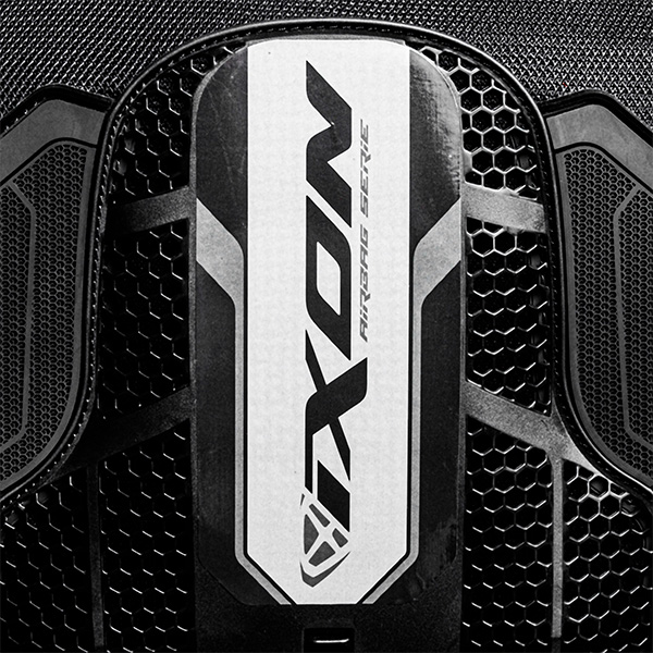ixon_airbags_ix-airbag-u04_black-orange_detail7.jpg