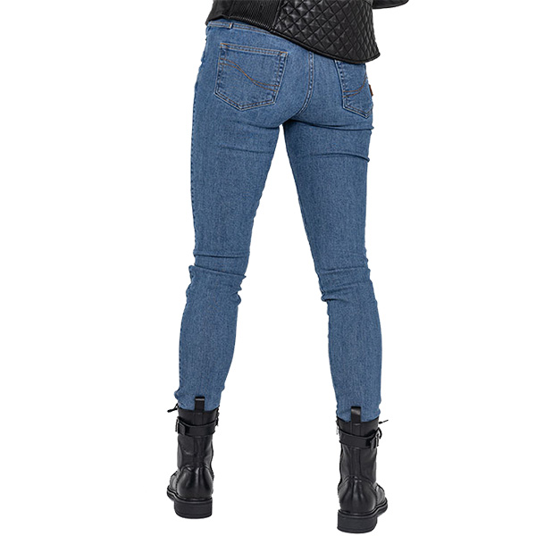 john-doe_jeans_ladies-mono-ruby-aramid-denim_light-blue_lifestyle3.jpg