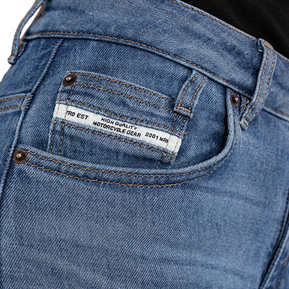 john-doe_jeans_ladies-mono-ruby-aramid-denim_light-blue_lifestyle6.jpg